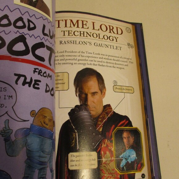 Dr Who Time Lord Official Guide Black White Graphic BBC Reading Book - Picture 6 of 9